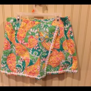 Lilly Pulitzer Mini skirt with shorts liner.